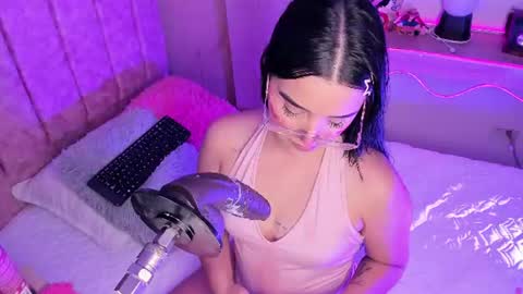 lana  foxx Model  independient online show from June 25, 12:32 am