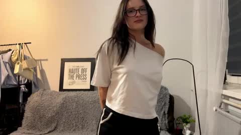 Emma online show from April 27, 9:12 pm