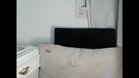 lady____a online show from January 4, 5:37 am