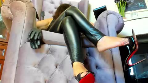 Snapshot of lady__leather chatting on September 11, 1:55 pm GoddessLeather online show from September 11, 1:55 pm