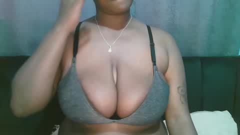 lady_dearra online show from March 4, 11:06 am