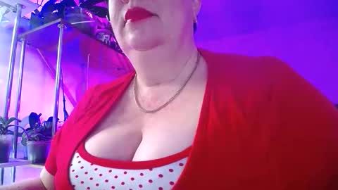 Lady Gloria online show from February 3, 6:22 am