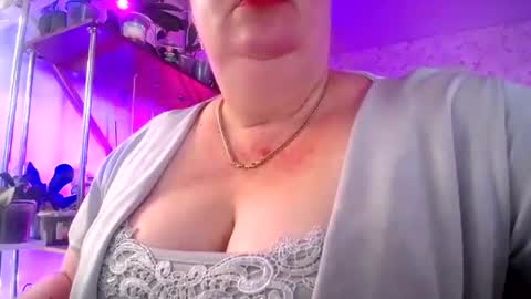 Lady Gloria online show from July 18, 8:28 am