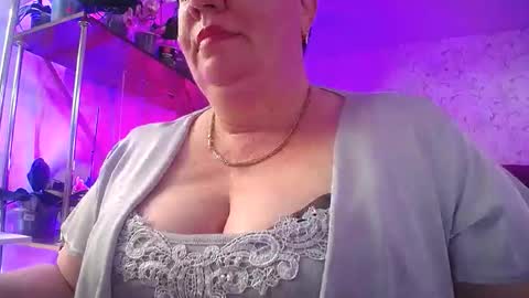 Lady Gloria online show from April 26, 1:42 pm