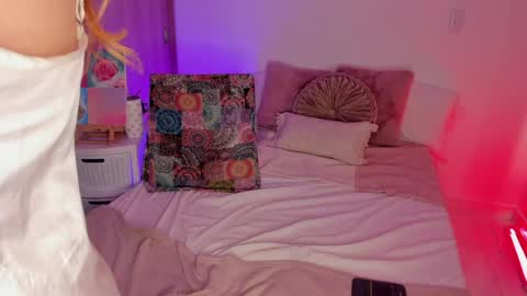Gaby  online show from June 10, 11:25 pm