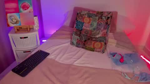 Gaby  online show from July 4, 11:11 pm