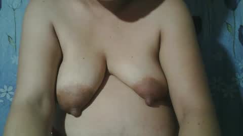 Snapshot of lady_love063 chatting on January 24, 10:21 am lady_love063 online show from January 24, 10:21 am