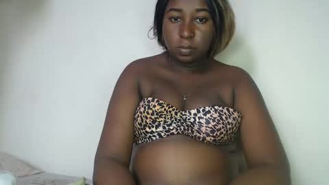 Snapshot of lady_twerky chatting on February 16, 1:49 pm Maya online show from February 16, 1:49 pm