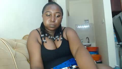 Snapshot of lady_twerky chatting on October 27, 9:53 pm Maya online show from October 27, 9:53 pm