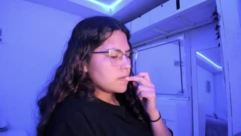  Lady  online show from July 4, 3:46 am
