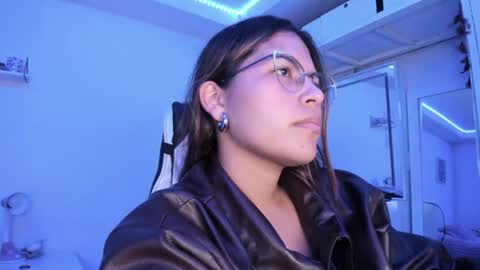  Lady  online show from July 7, 3:53 am