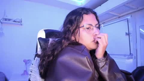  Lady  online show from June 5, 5:22 am