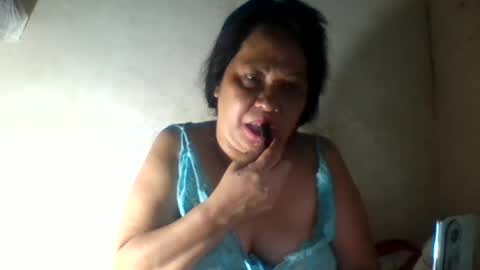 ladyjelyn69 online show from June 18, 12:10 pm