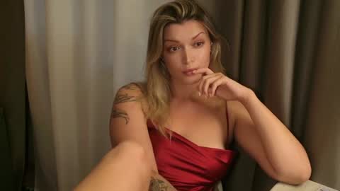 ladylancaster online show from June 18, 4:01 pm