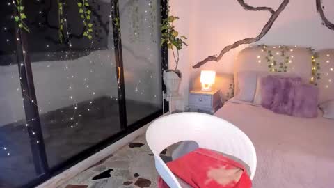 Lady  online show from November 19, 6:02 am