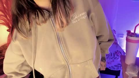Lady  online show from May 1, 1:31 am