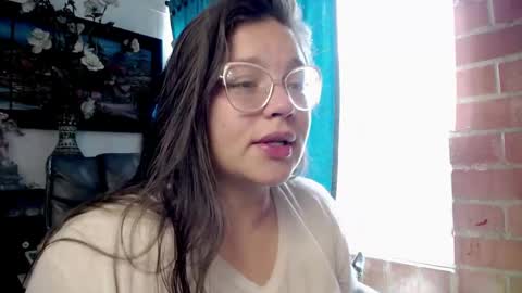 laia_hadid online show from April 24, 3:48 pm