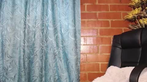 Snapshot of laia_hadid chatting on October 12, 2:03 am laia_hadid online show from October 12, 2:03 am