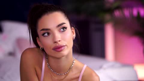 Snapshot of lalaroze chatting on October 3, 8:14 pm Lala online show from October 3, 8:14 pm