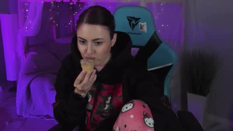 just call me Lana  online show from November 8, 7:13 am