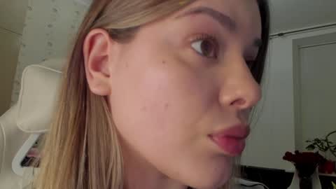 Alana online show from January 25, 6:32 pm