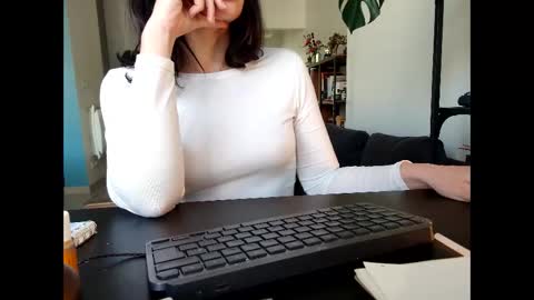 Snapshot of lana_the_virus chatting on February 2, 2:02 pm Lana The Virus online show from February 2, 2:02 pm