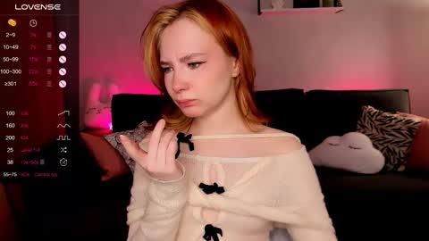Snapshot of lanablu_ chatting on February 22, 2:28 am Lana online show from February 22, 2:28 am