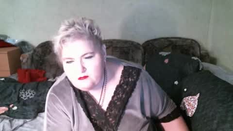 lanacat555 online show from March 17, 6:01 pm