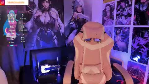 L A N A  online show from December 19, 6:33 pm