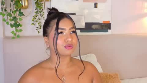 Lana online show from November 15, 8:10 pm