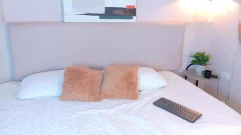 Lana online show from February 6, 8:12 pm