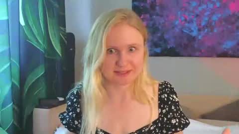 LanaviSmith online show from June 18, 6:15 am