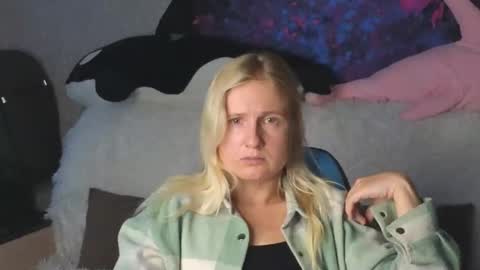 LanaviSmith online show from November 25, 6:37 am