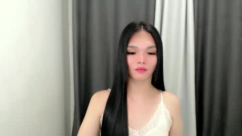 lanawyatt_ online show from October 28, 6:35 pm