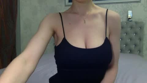 langoria online show from July 8, 8:11 pm