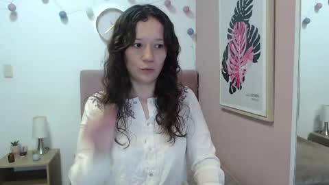 Lanna online show from June 18, 1:27 pm