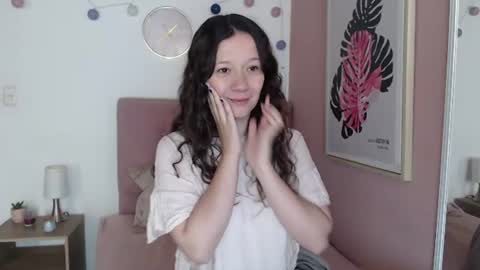 Lanna online show from June 15, 1:11 pm