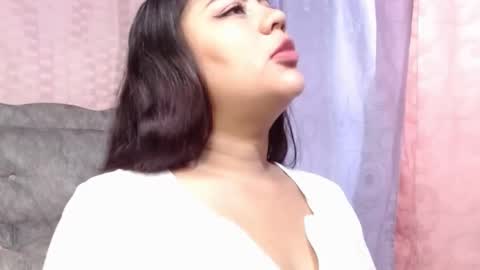 Snapshot of lapeligrosa_ chatting on January 6, 12:35 pm lapeligrosa_ online show from January 6, 12:35 pm