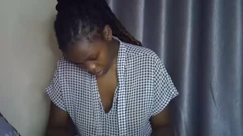 lara online show from December 2, 11:12 am