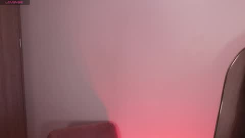 Lara online show from April 29, 5:15 pm