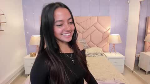 Snapshot of laraa_rous chatting on September 9, 2:22 am lara online show from September 9, 2:22 am
