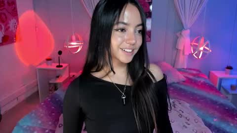 Snapshot of laraa_rous chatting on October 3, 4:28 am lara online show from October 3, 4:28 am