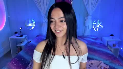 Snapshot of laraa_rous chatting on October 7, 3:22 am lara online show from October 7, 3:22 am