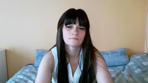 laraamoon online show from March 14, 1:01 pm