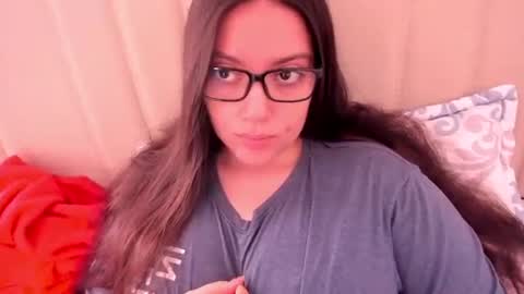 lara online show from April 24, 2:53 pm