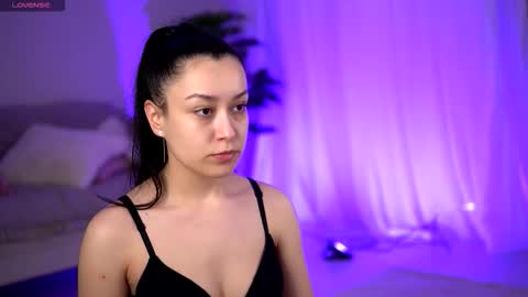 Lara online show from January 12, 7:30 pm