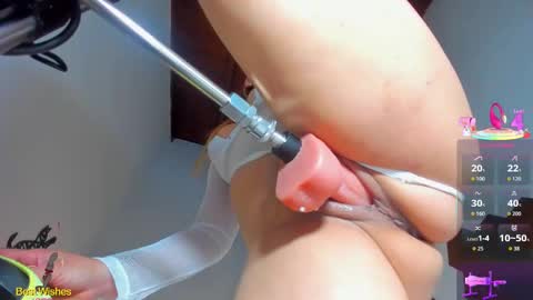 REINA  online show from September 25, 3:49 am