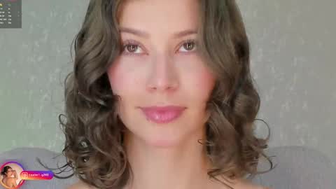 Snapshot of laralane_ chatting on October 10, 1:49 pm Lara online show from October 10, 1:49 pm