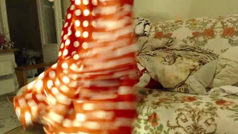 laralhotr online show from January 4, 6:40 pm