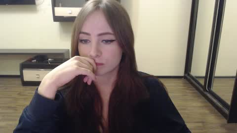 Laralianna online show from December 12, 6:10 pm